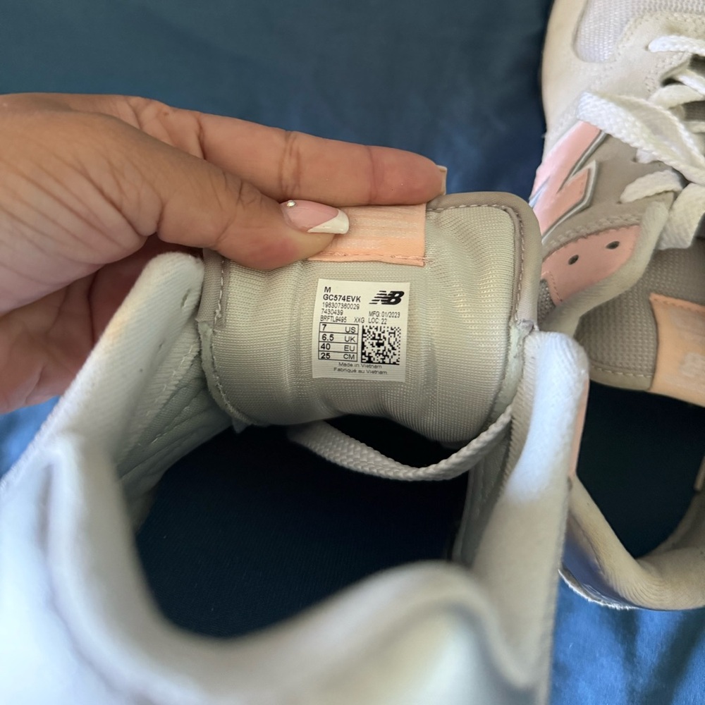 Grey & Pink New Balance 574 - Picture 3 of 4